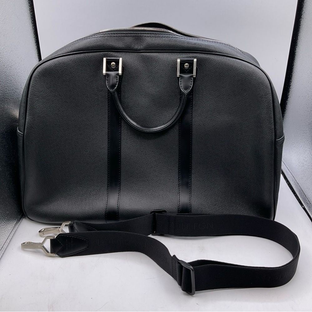 Louis Vuitton Kendall PM Boston Bag M30122 Taiga Leather Black